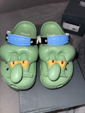 SpongeBob SquarePants Crocs - Squidward, women’s size 6